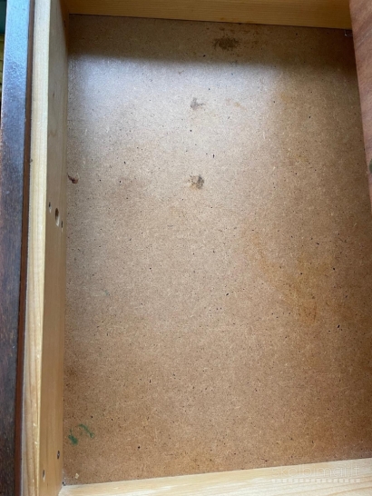 Komoda aukštis 92cm, ilgis 100cm,plotis 40