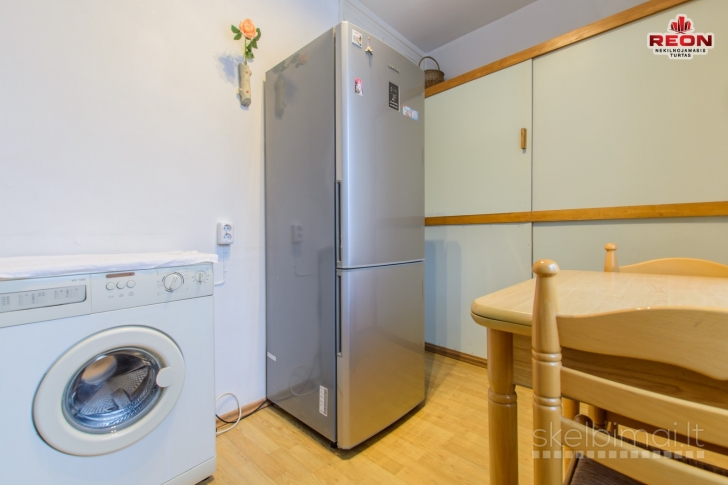 ERDVUS, ŠVIESUS, TVARKINGAS - TRIJŲ IZOLIUOTŲ KAMBARIŲ BUTAS!