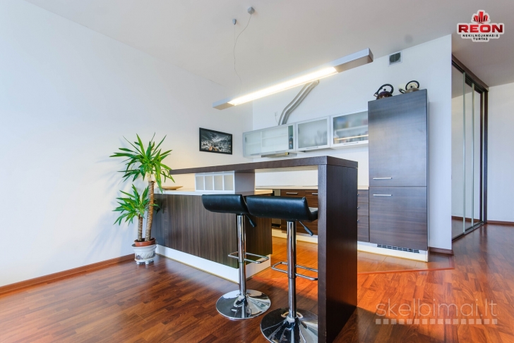 2 K. BUTAS SU NEREALIU VAIZDU,PARKINGAS IR SANDĖLIUKAS