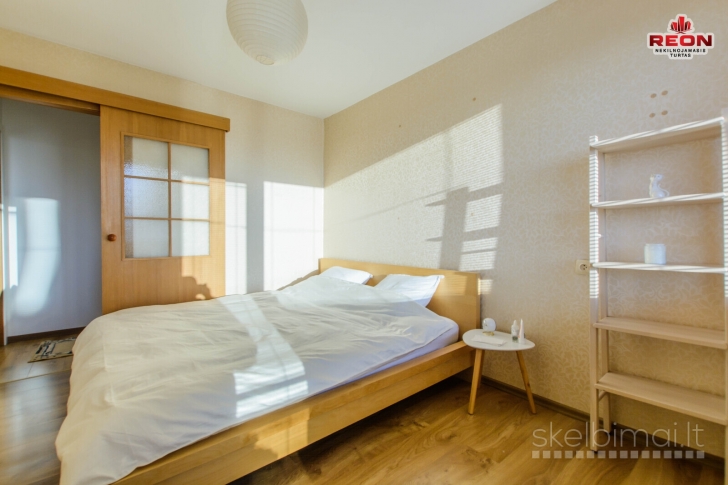 DVIEJŲ ATSKIRŲ KAMBARIŲ BUTAS ŽVĖRYNE. SENAMIESTIS, NERIS, CBD, VINGIS -  