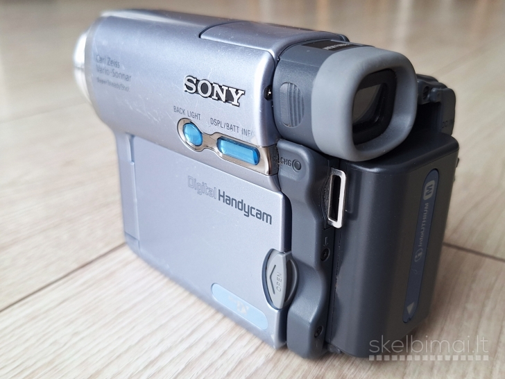 Sony DCR-TRV19E miniDV kamera + kroviklis