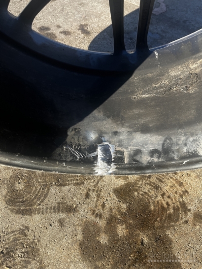 Parduodami lengvo lydinio ratlankiai R19 5x112 57.1