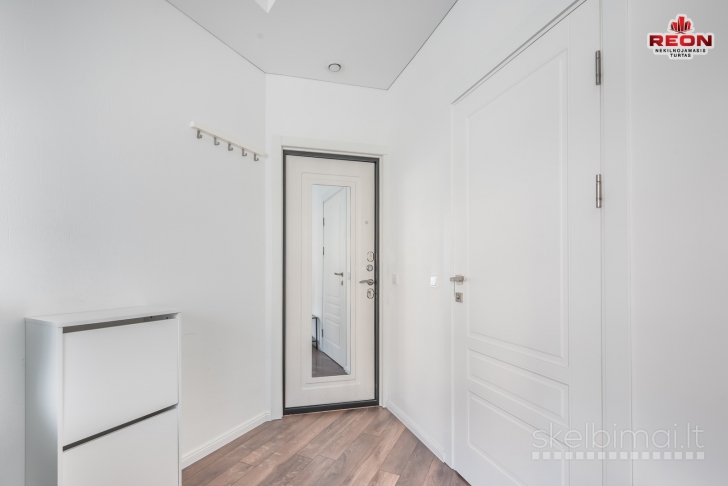 NUOMOJAMAS ŠILTAS, JAUKUS 2 KAMBARIŲ BUTAS 