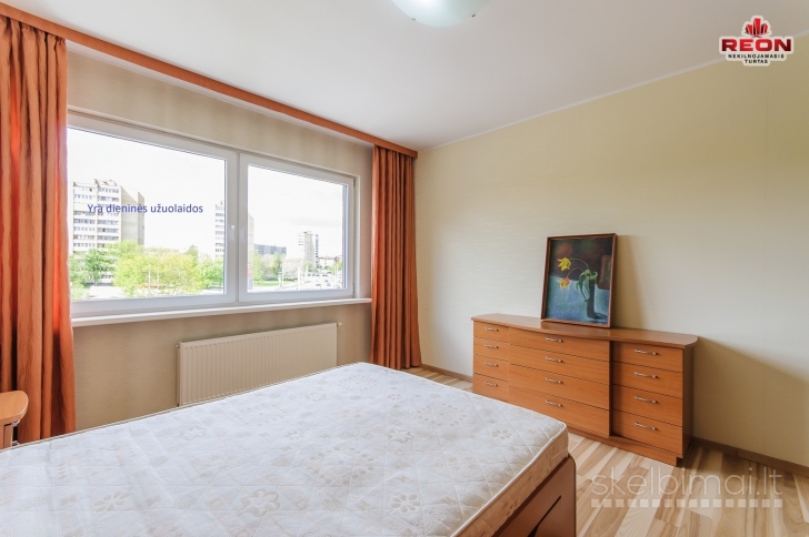 ŠVIESUS DVIEJŲ KAMBARIŲ BUTAS SU PARKAVIMO VIETOMIS UŽDARAME KIEME ŠNIPIŠK