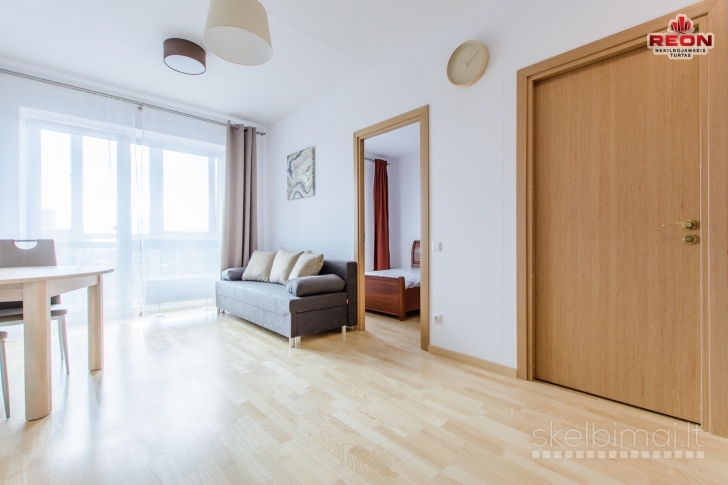 ĮRENGTAS 2 KAMBARIŲ BUTAS PAŠILAIČIUOSE SU AUTONOMINIU ŠILDYMU!