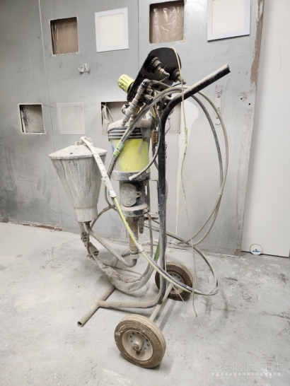 Parduodama medžio apdirbimo įranga