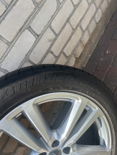Parduodu Audi Q7 4M ratlankius su padangomis