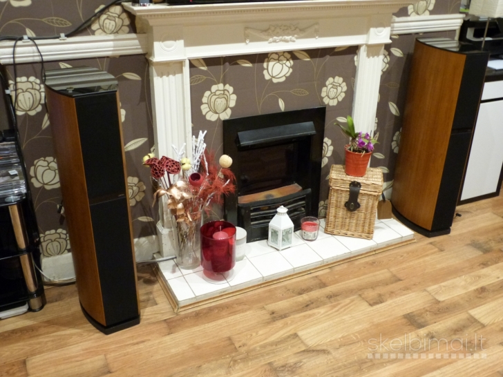 JAMO D570 Floor Standing Speakers. Made in Denmark.