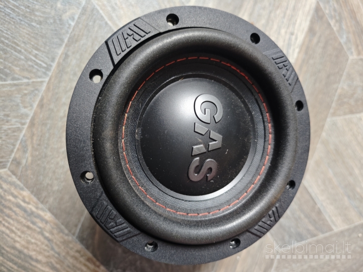 Geras ir galingas žemadažnis. Skirtas mažom erdvėm. 800w./400rms..