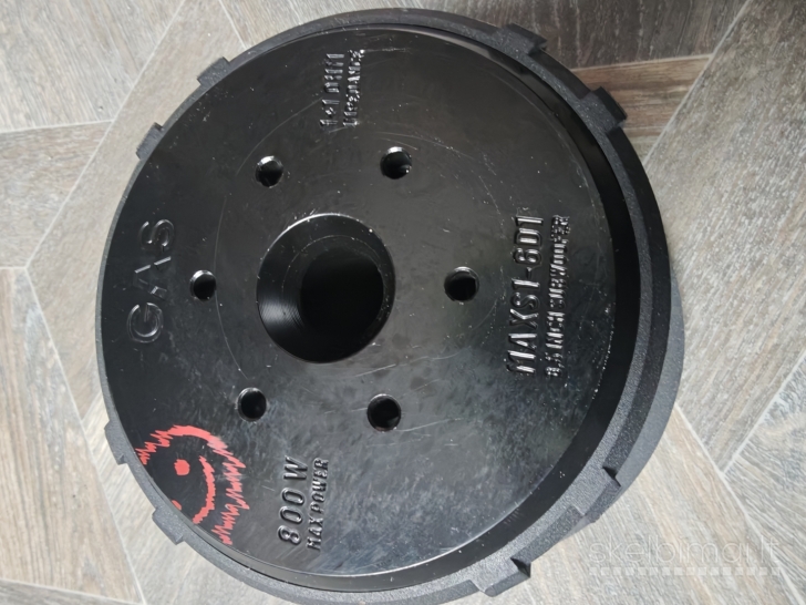 Geras ir galingas žemadažnis. Skirtas mažom erdvėm. 800w./400rms..