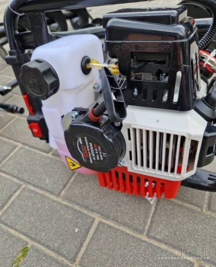 Benzininis žemės grąžtas