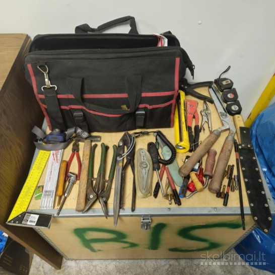 Skardininko izoliuotojo įrankiai