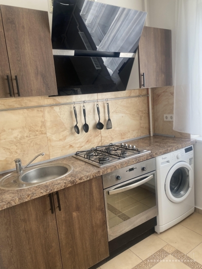 išnuomoja 2 kambarių butą