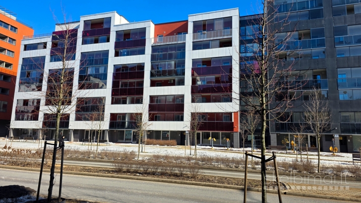  2 KAMBARIŲ BUTAS SU PARKINGU, NAUJAME NAME, KERNAVĖS G. 17, ŠNIPIŠKĖSE. 