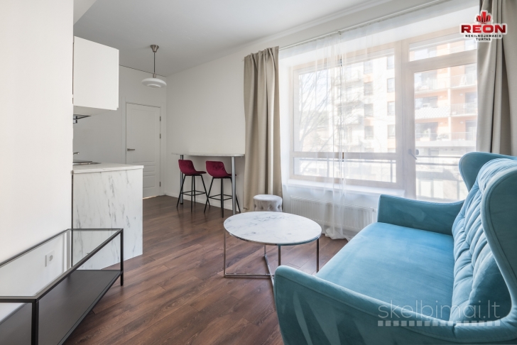 NUOMOJAMAS ŠILTAS, JAUKUS 2 KAMBARIŲ BUTAS 