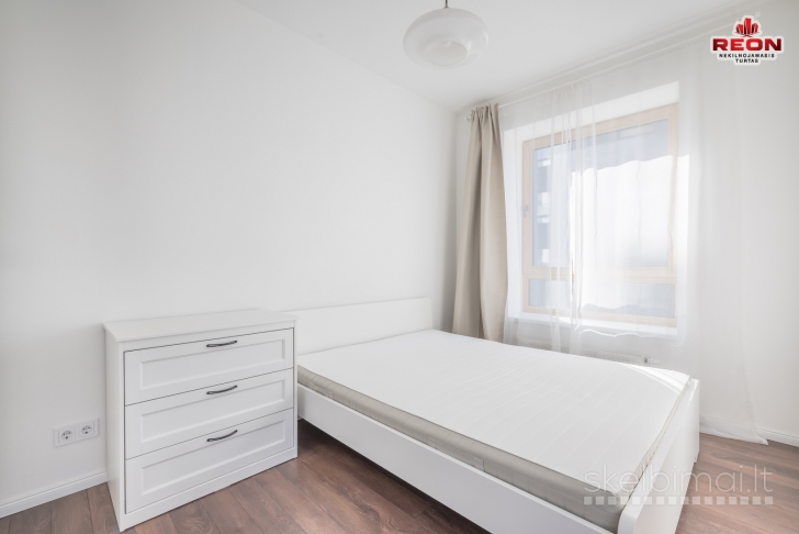 NUOMOJAMAS ŠILTAS, JAUKUS 2 KAMBARIŲ BUTAS 