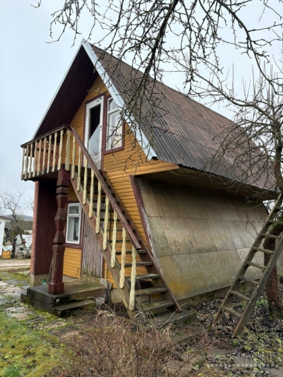 Sodo namelis su ūkiniu pastatu, sklypu