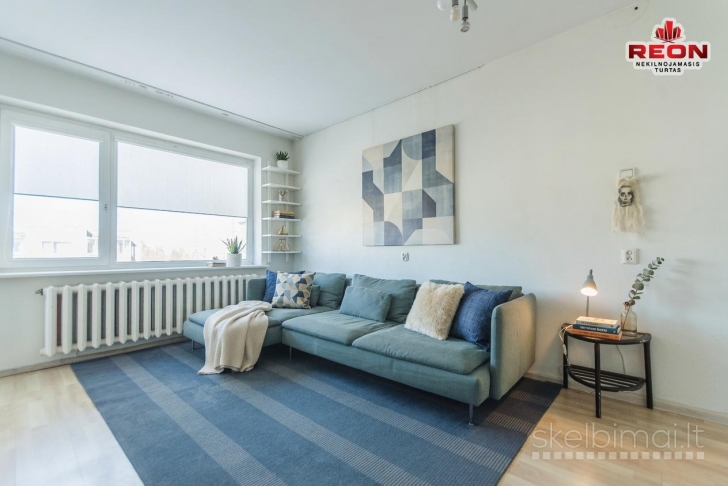 PARDUODAMAS 3 KAMBARIŲ BUTAS APSUPTAS MOKYMO, VALSTYBINIŲ ĮSTAIGŲ IR PARDUOT