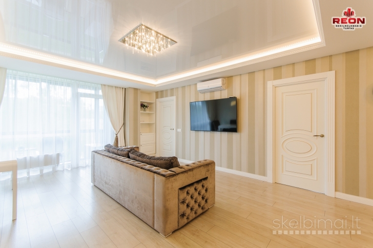 ERDVUS, JAUKUS IR KOKYBIŠKAI ĮRENGTAS KETURIŲ KAMBARIŲ BUTAS.