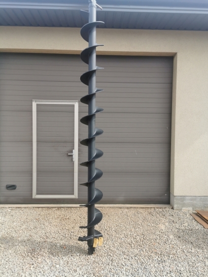 Hidrauliniai grąžtai, prailgintuvai, įvairūs adapteriai.