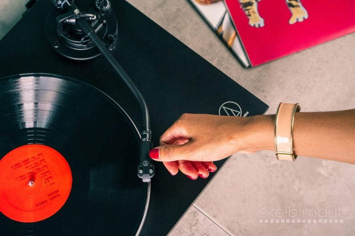 Audio-Technica AT-LP5X Pilnai mechaninis Patefonas