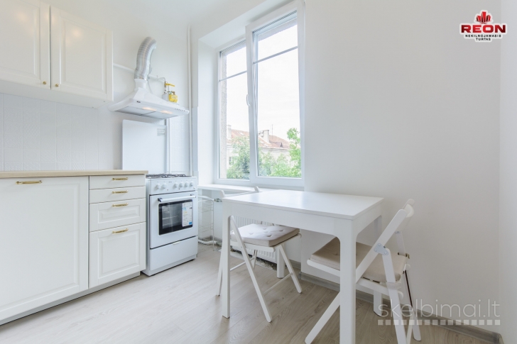 2 KAMBARIŲ BUTAS SENAMIESTYJE! 