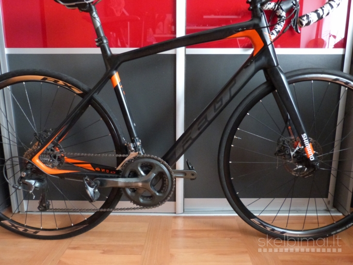 FELT Z6 Disc Carbon Road Bike. 700C wheels. 56cm. Large frame. Disc Brakes.
