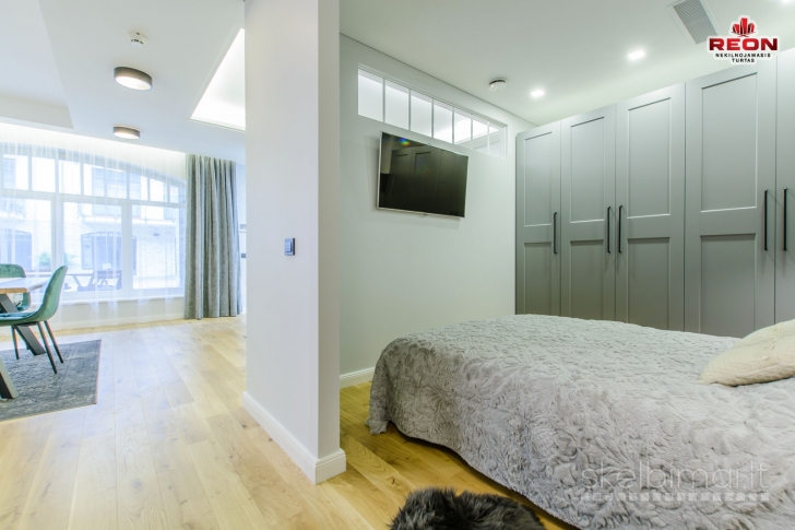 VILNIAUS SENAMIESTYJE PARDUODAMAS ĮRENGTAS BUTAS JAUKIAM IR PATOGIAM GYVENIMUI!