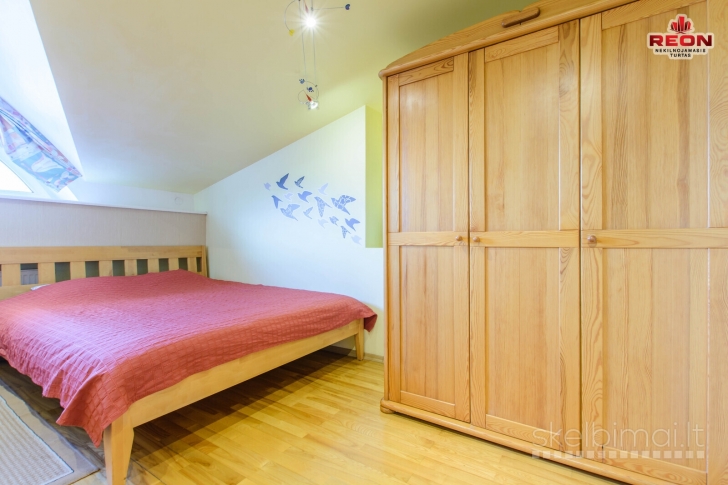 ERDVUS KETURIŲ KAMBARIŲ „NAMAS NAME“, VILNIAUS MIESTO CENTRE!