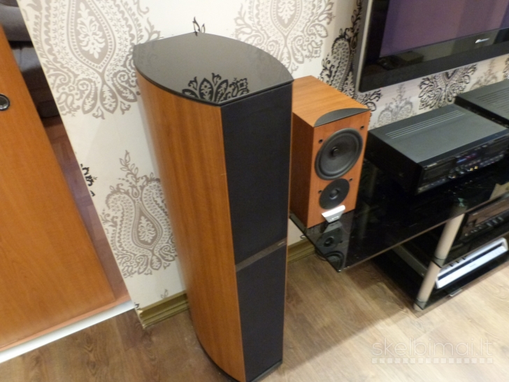 JAMO D590 Floor Standing Speakers. Made in Denmark.