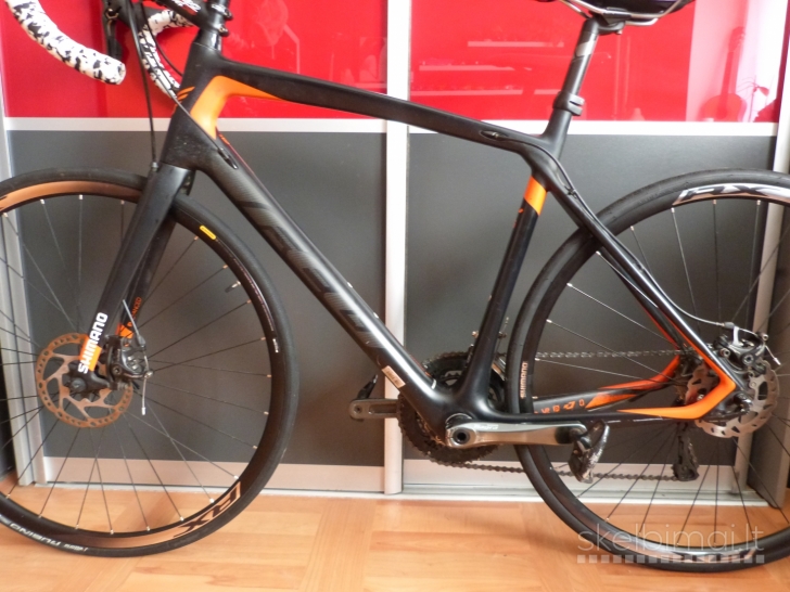 FELT Z6 Disc Carbon Road Bike. 700C wheels. 56cm. Large frame. Disc Brakes.