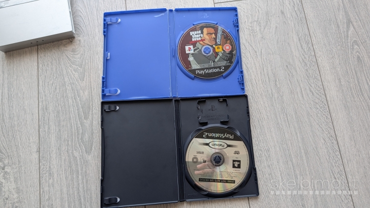 Sony PlayStation 2 Slim Silver SCPH-70004 PAL + 2 žaidimai