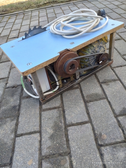 medžio pjovimo staklės