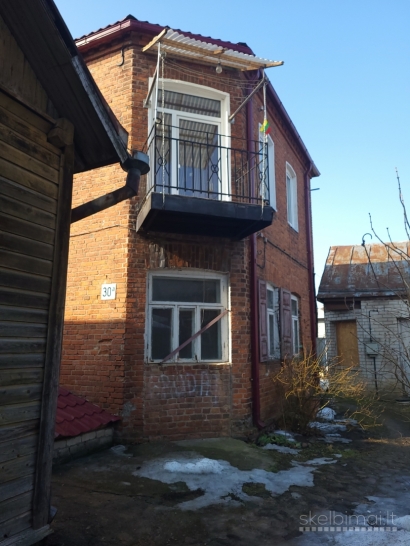 Parduodamas visas antras aukštas Jonavos senamiestyje dviejų aukštų name