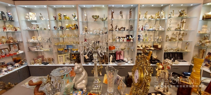 Išparduodama dovanų parduotuvė