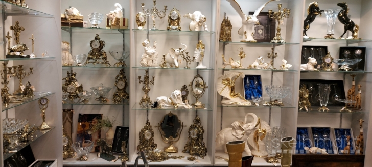 Išparduodama dovanų parduotuvė