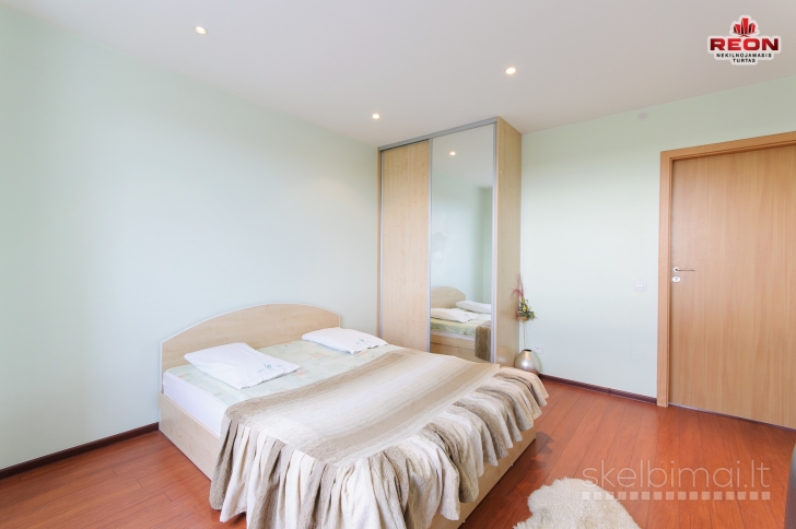 ŠVIESUS 2K BUTAS NAUJOS STATYBOS NAME SU PARKAVIMO VIETA!