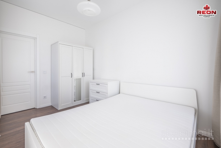 NUOMOJAMAS ŠILTAS, JAUKUS 2 KAMBARIŲ BUTAS 