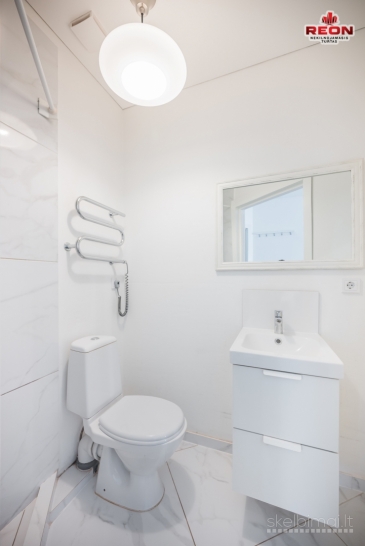 NUOMOJAMAS ŠILTAS, JAUKUS 2 KAMBARIŲ BUTAS 