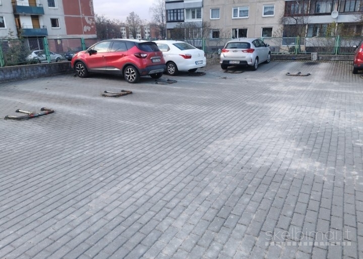 išnuomojama Karoliniškėse dviguba antžeminė parkavimo vieta 