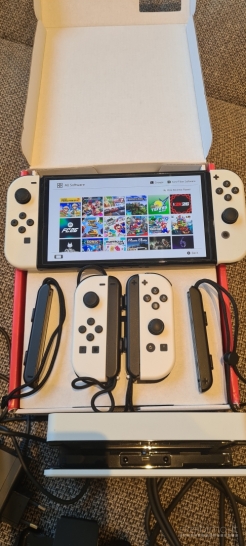 Parduodu atrištą Nintendo Switch Oled 512 Gb - 350€