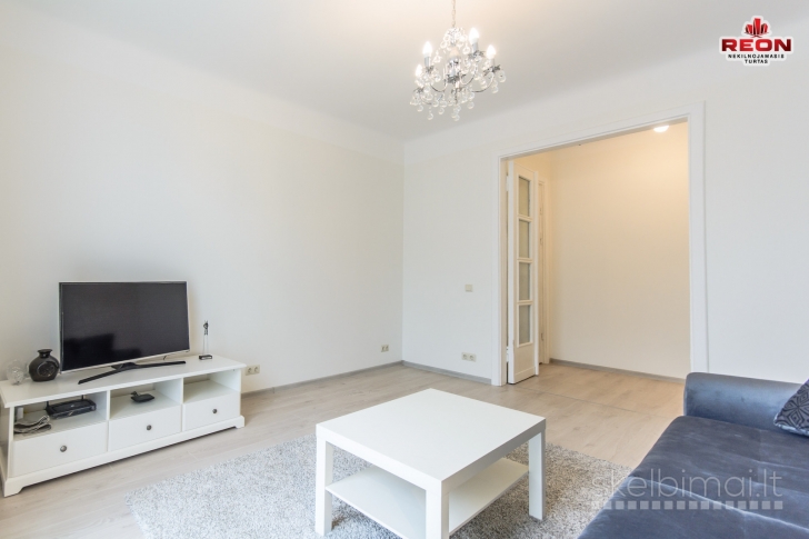 2 KAMBARIŲ BUTAS SENAMIESTYJE! 