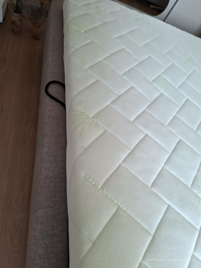 Pigiai parduodama lova su čiužiniu