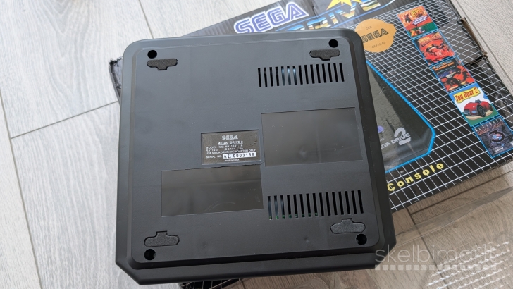 Sega Mega Drive II + 7 žaidimai