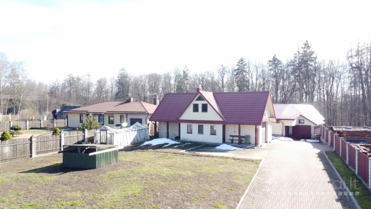 PARDUODAMAS NAMAS JURBARKE