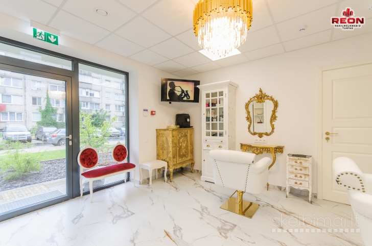 Išnuomojamas įrengtas grožio salonas