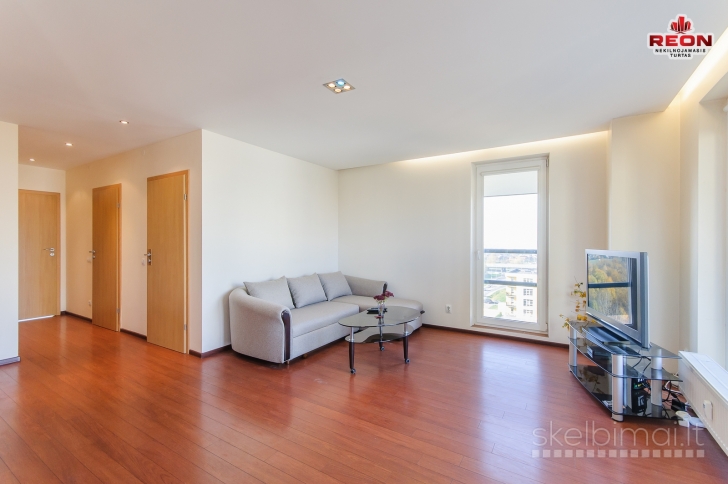 ŠVIESUS 2K BUTAS NAUJOS STATYBOS NAME SU PARKAVIMO VIETA!