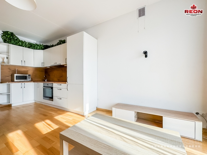 ĮRENGTAS 2 KAMBARIŲ BUTAS PAŠILAIČIUOSE SU AUTONOMINIU ŠILDYMU!