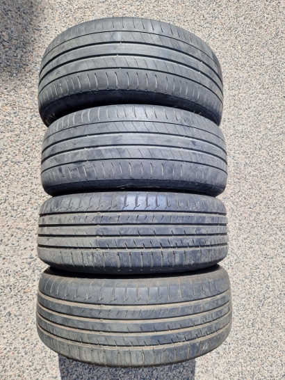 4 vnt. lieti ratlankiai Škoda R16 (5 skyles) su padangomis