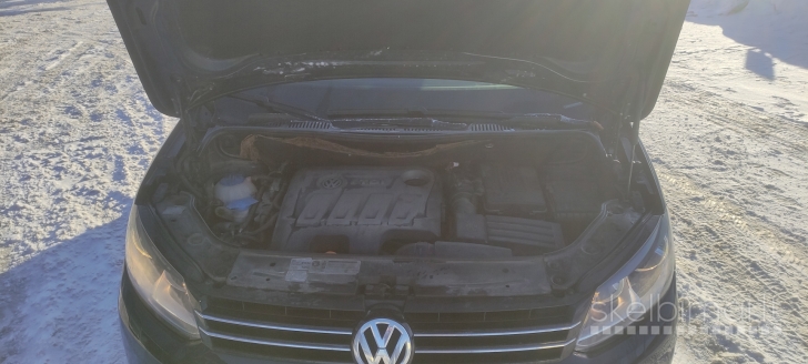 Parduodamas VW Touran turintis defektą (variklio)